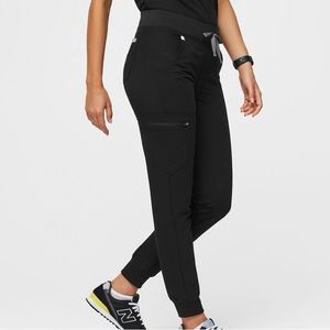 Zamora Petite Jogger Scrub Pants